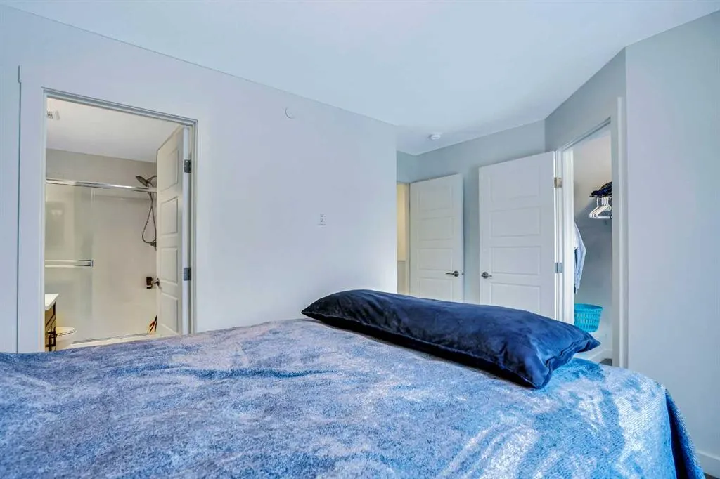160 Livingston Common NE