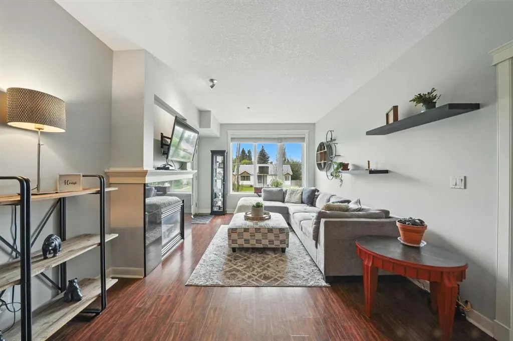 4707 50 Street, #203