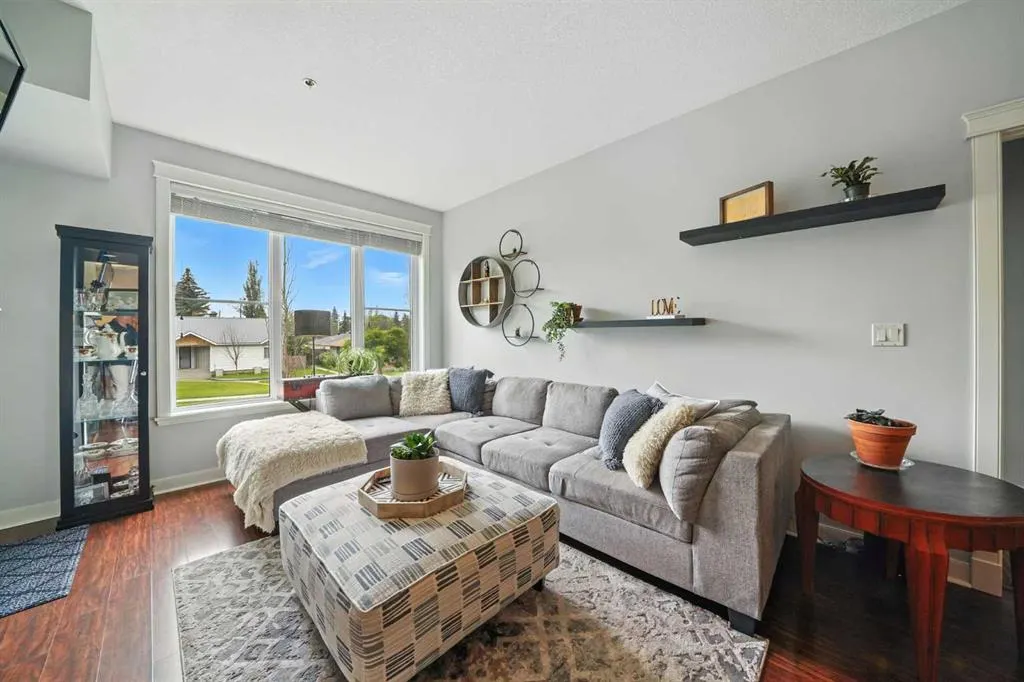 4707 50 Street, #203