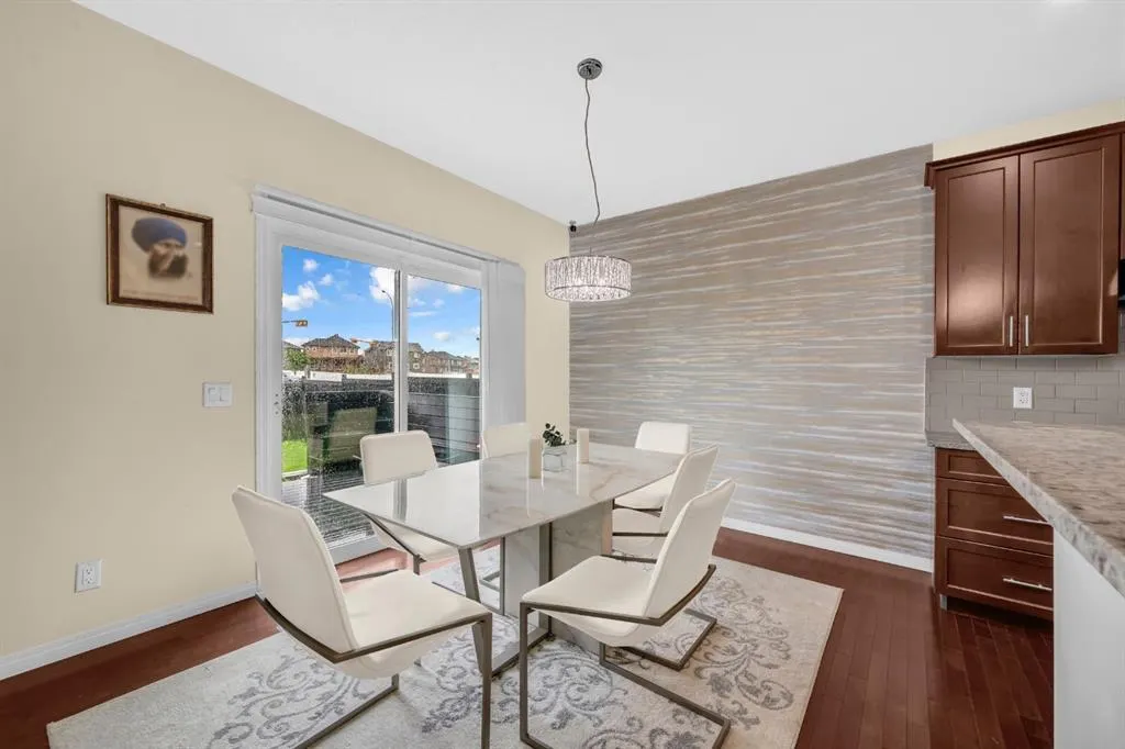 151 Martha's Meadows Close NE
