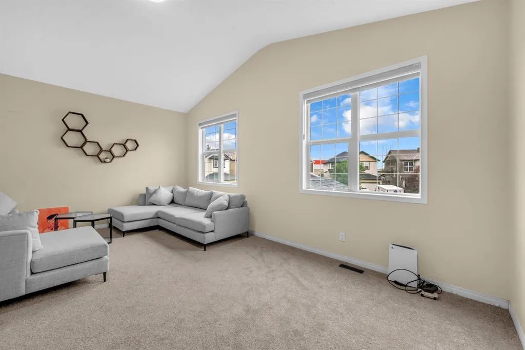 151 Martha's Meadows Close NE