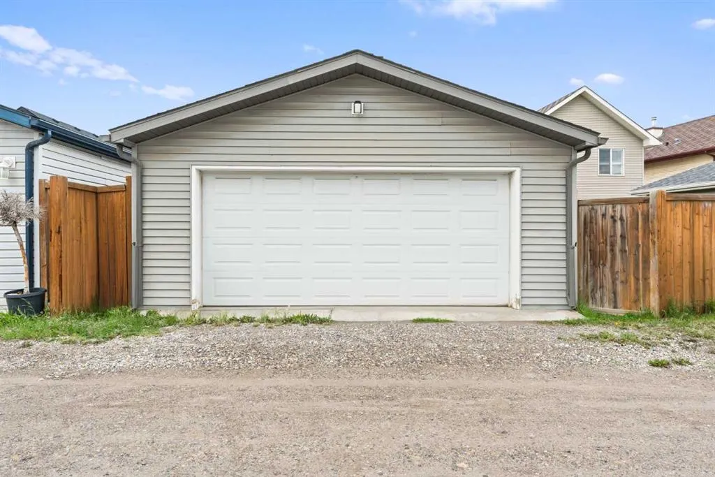186 Cranberry Close SE
