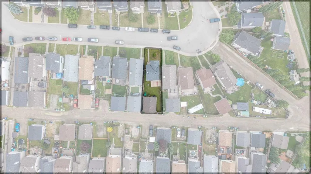 186 Cranberry Close SE