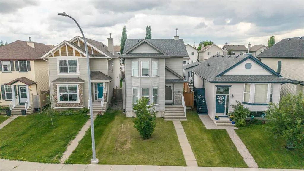 186 Cranberry Close SE