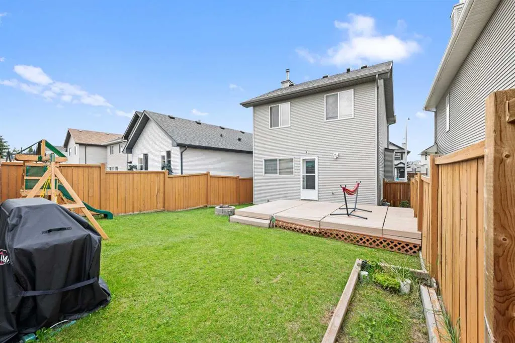 186 Cranberry Close SE