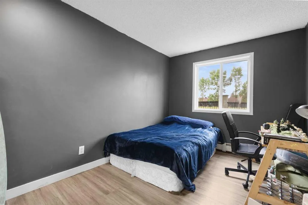 2106 Valleyview Park SE, #106