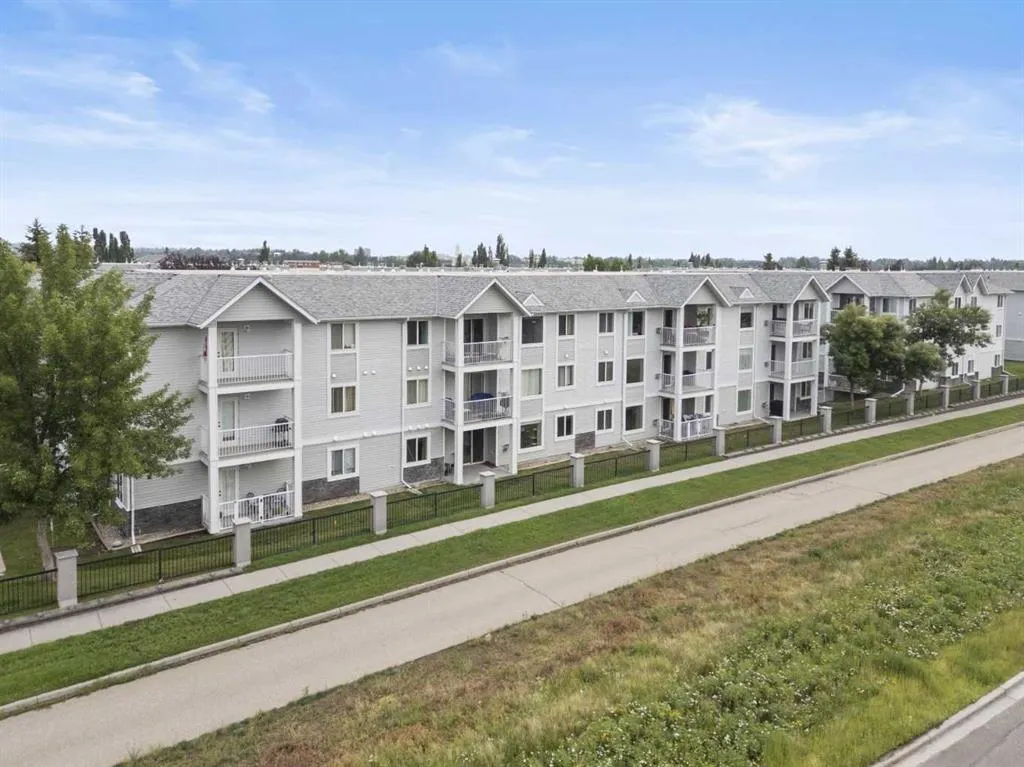 2106 Valleyview Park SE, #106