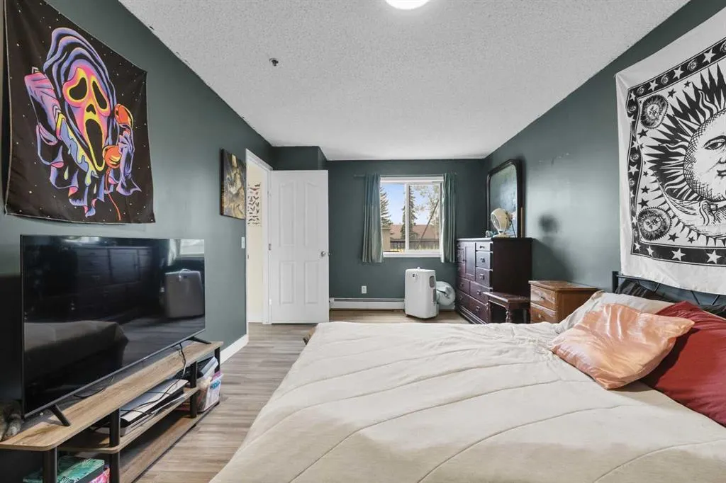 2106 Valleyview Park SE, #106
