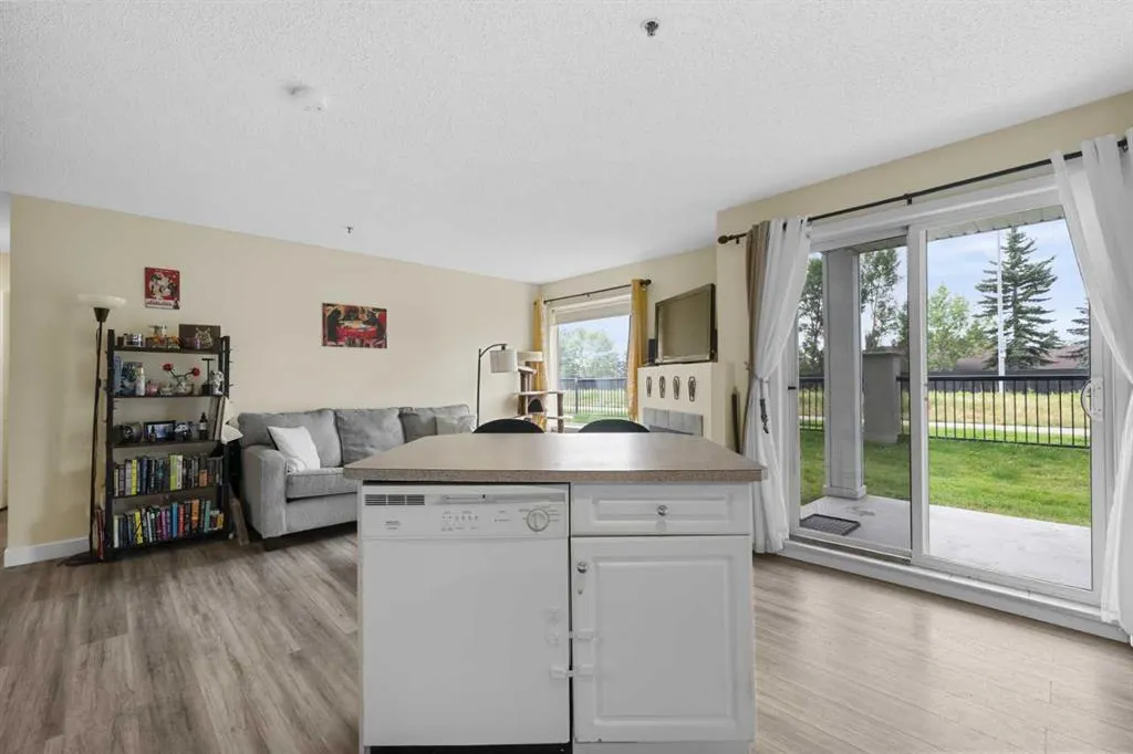 2106 Valleyview Park SE, #106