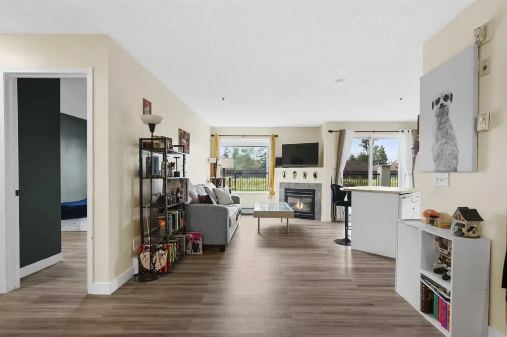2106 Valleyview Park SE, #106