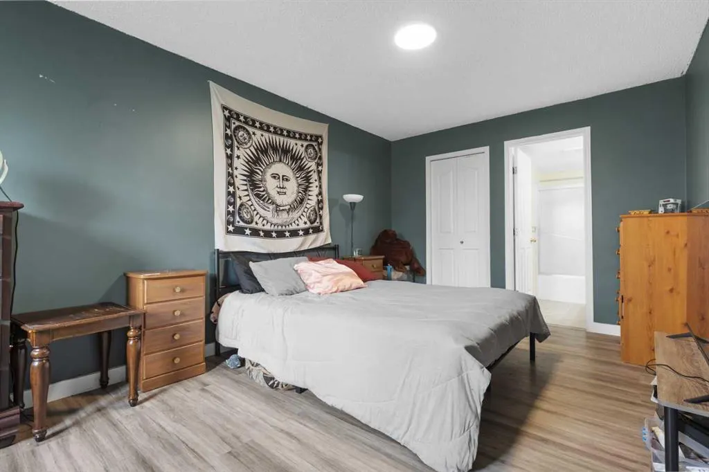 2106 Valleyview Park SE, #106