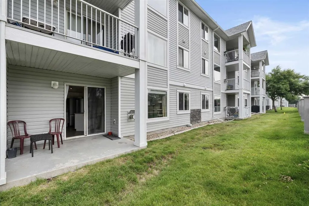 2106 Valleyview Park SE, #106