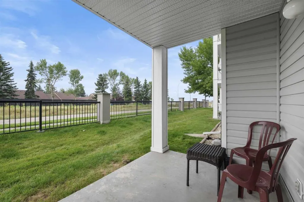 2106 Valleyview Park SE, #106