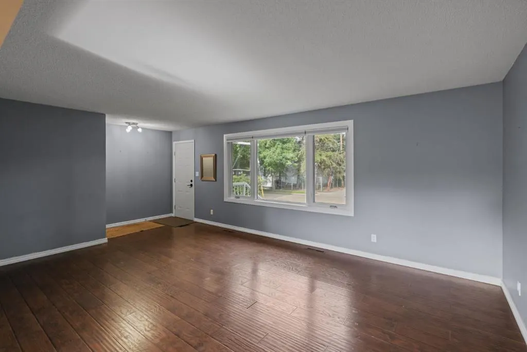 2 Montclare Avenue