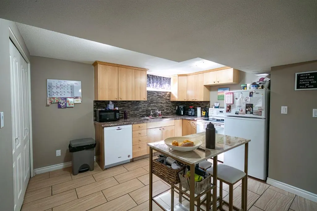 2 Montclare Avenue