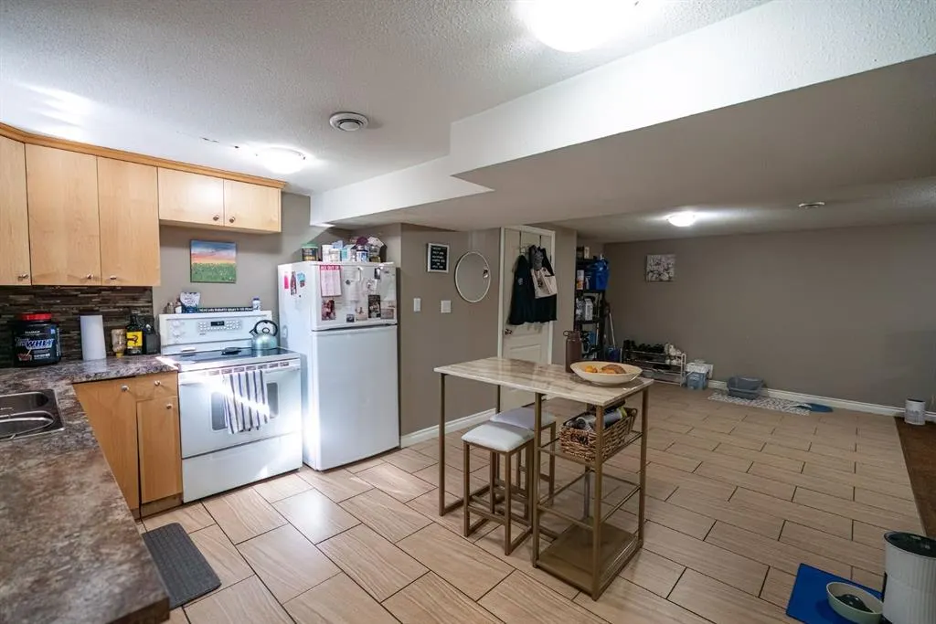 2 Montclare Avenue