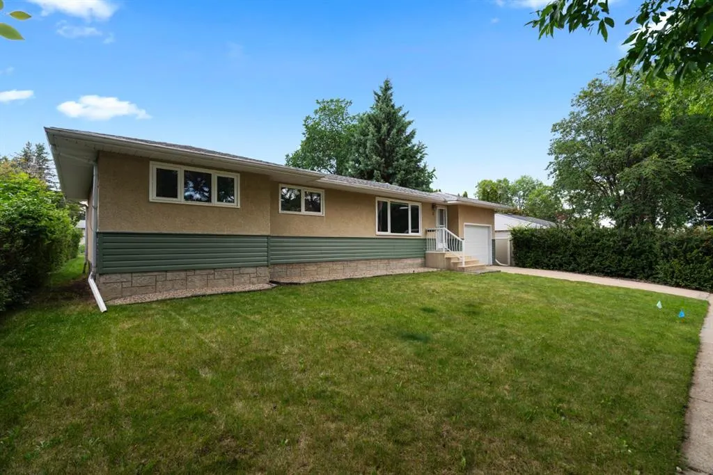 2 Montclare Avenue