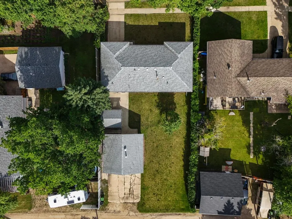 2 Montclare Avenue