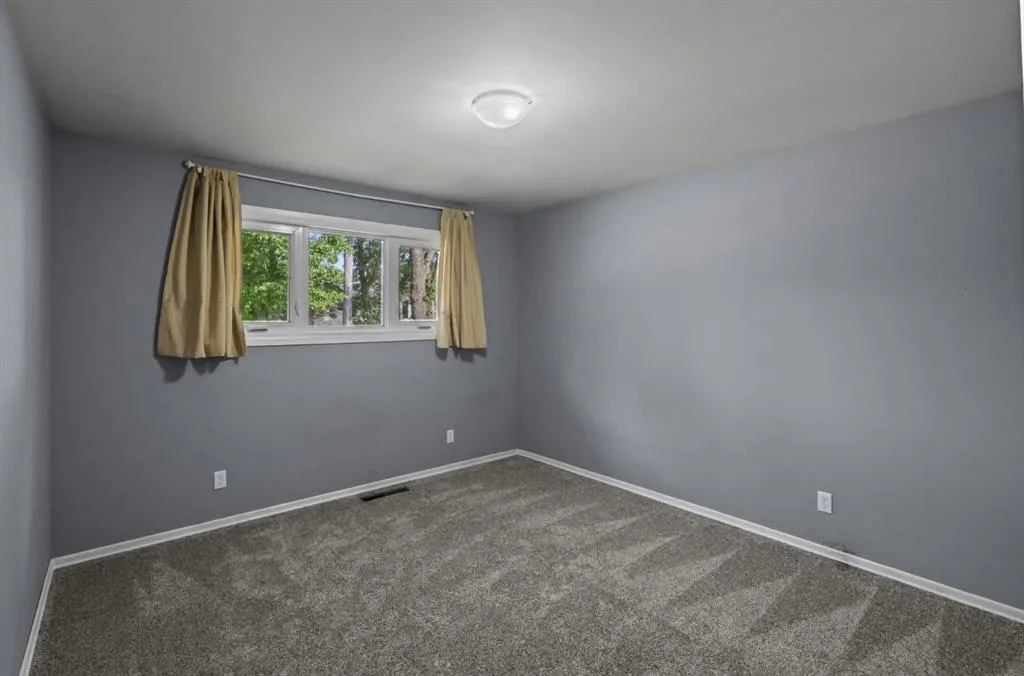2 Montclare Avenue