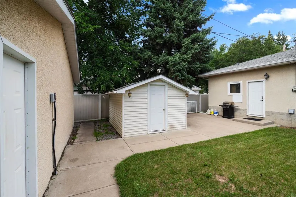 2 Montclare Avenue