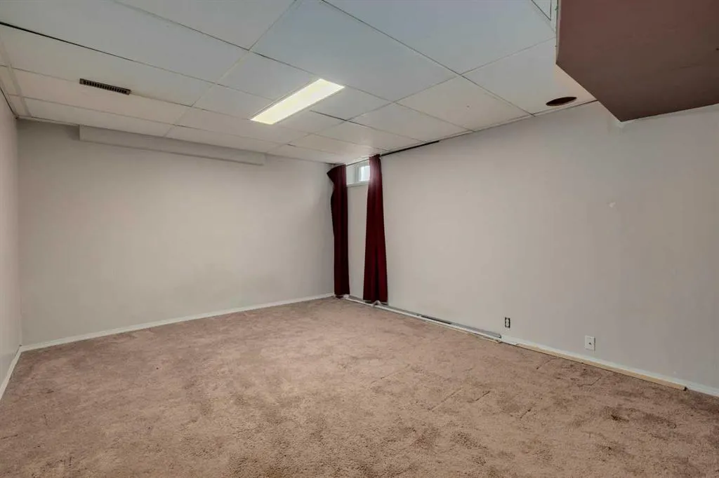 228 Marquis Place SE