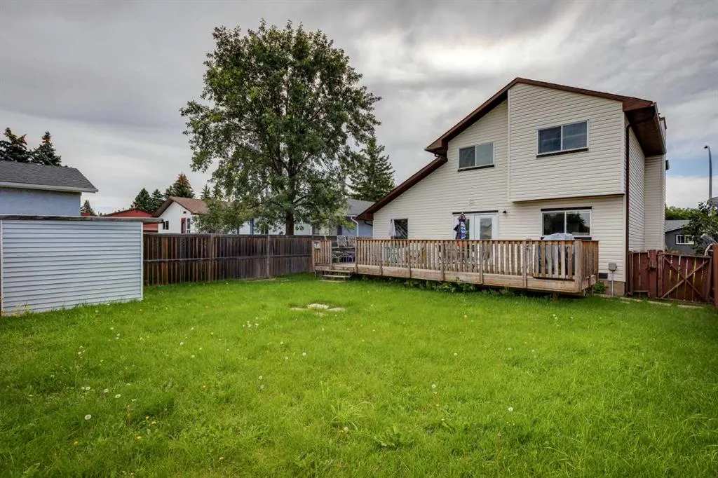 228 Marquis Place SE
