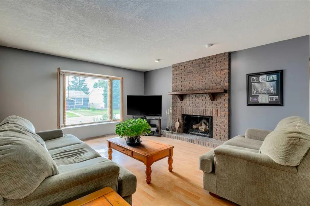 228 Marquis Place SE