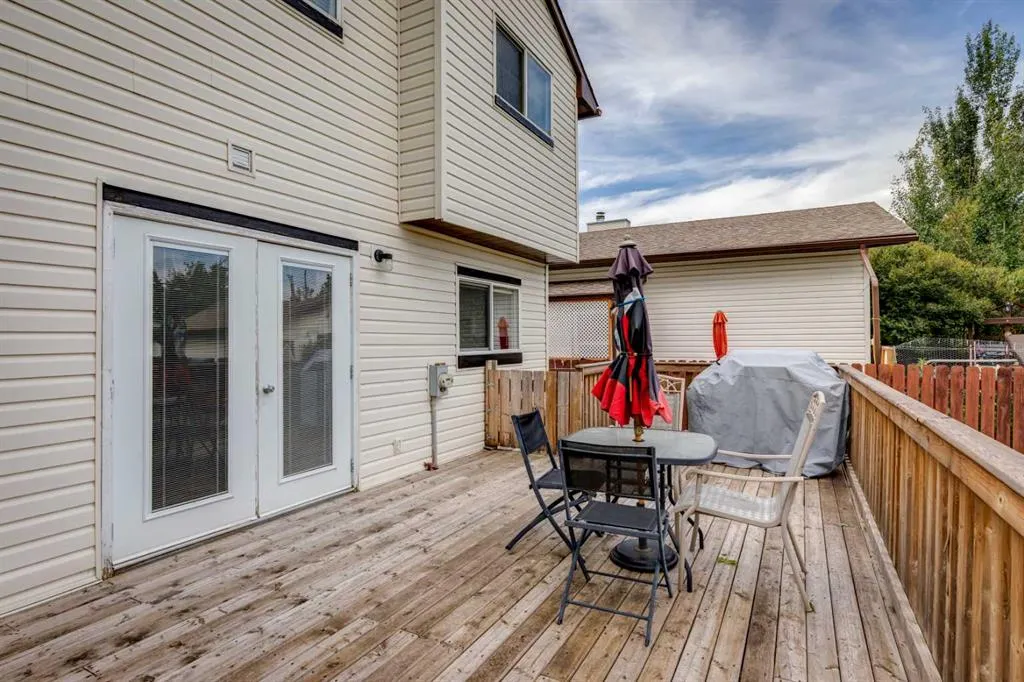 228 Marquis Place SE