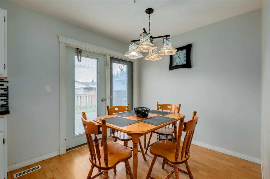 228 Marquis Place SE