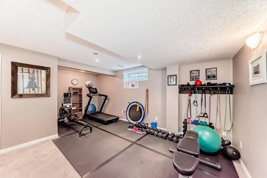 6 Gleneagles Close