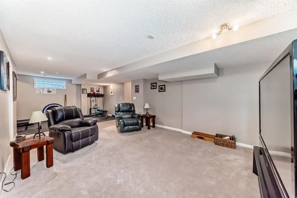 6 Gleneagles Close