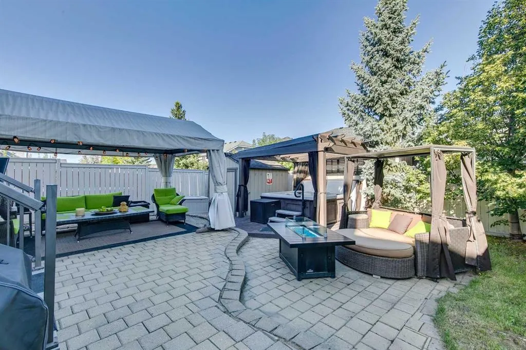 198 Bridleridge Way SW