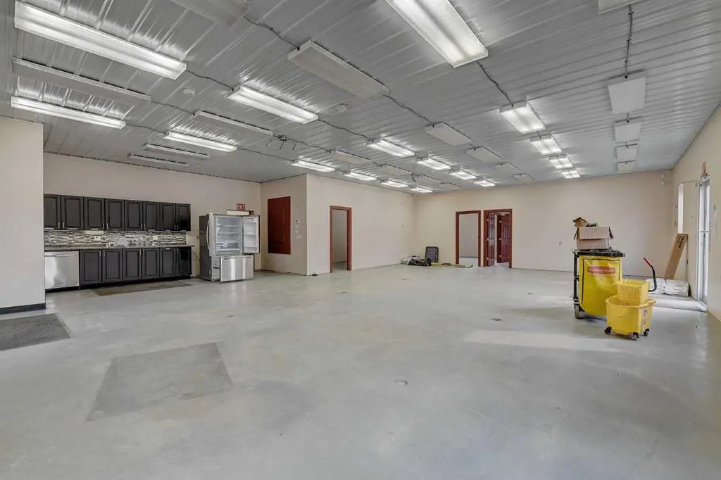 90058 A & 90058 B Township Road 720