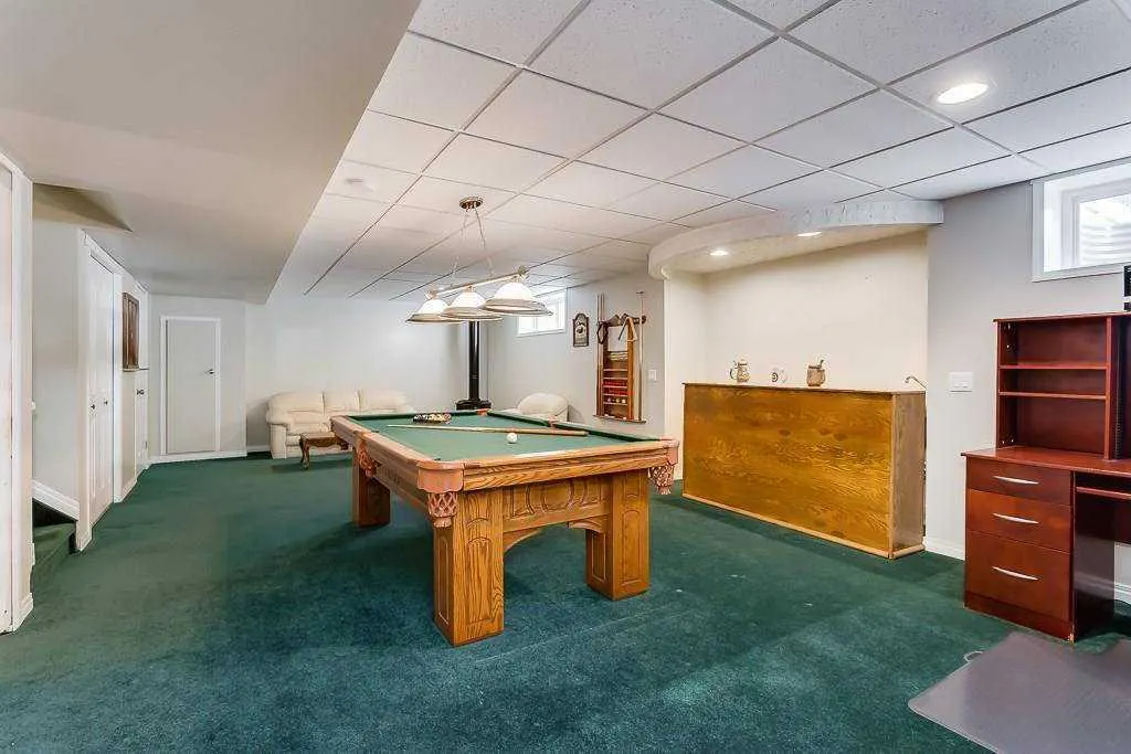 249 West Lakeview Place