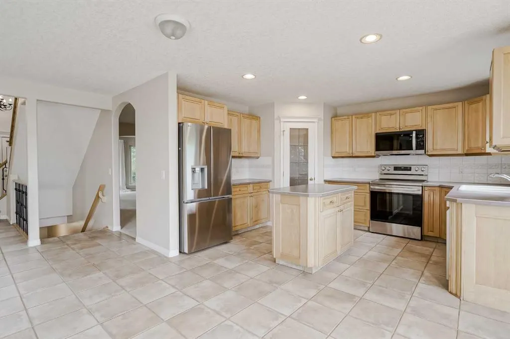 57 Royal Crest Terrace NW