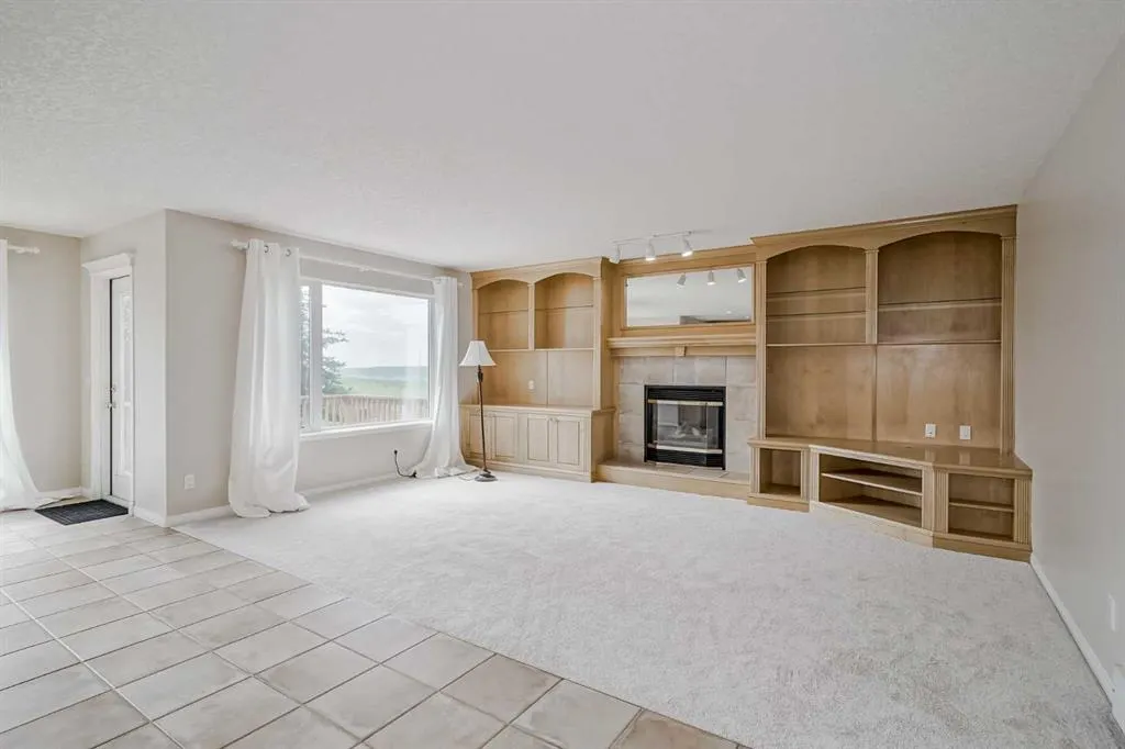 57 Royal Crest Terrace NW