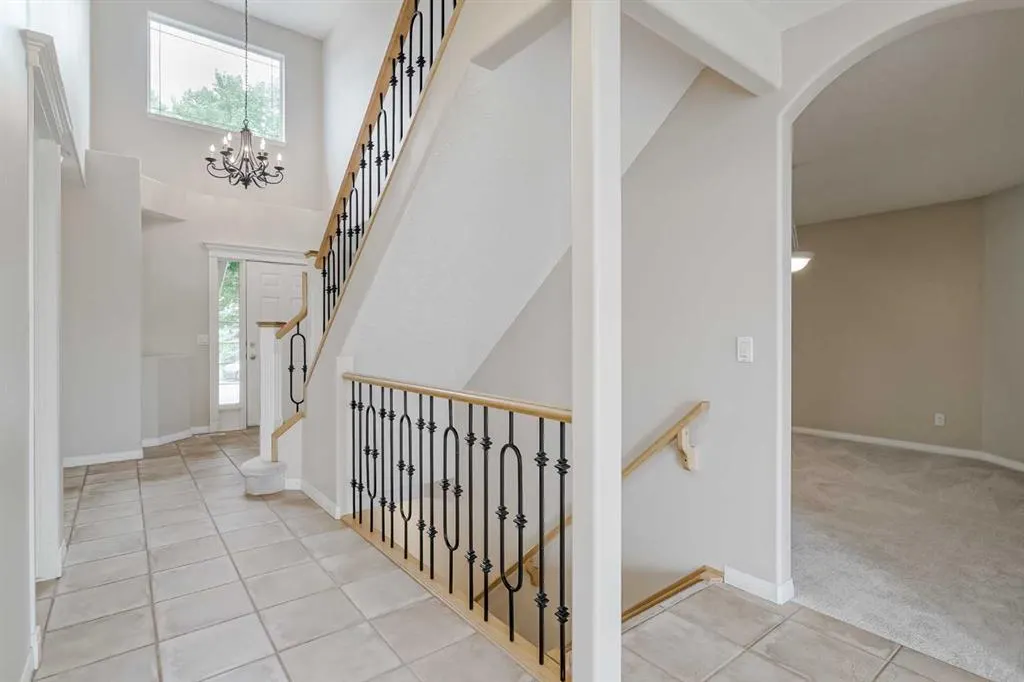 57 Royal Crest Terrace NW