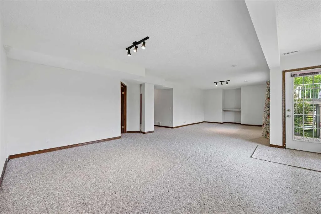 40 Edgebrook View NW