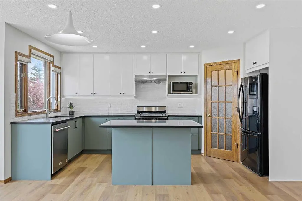 40 Edgebrook View NW