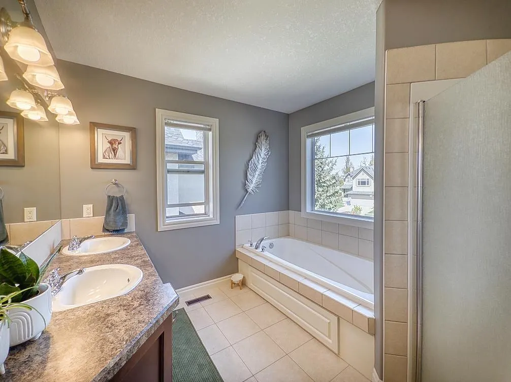 27 Tuscany Estates Drive NW