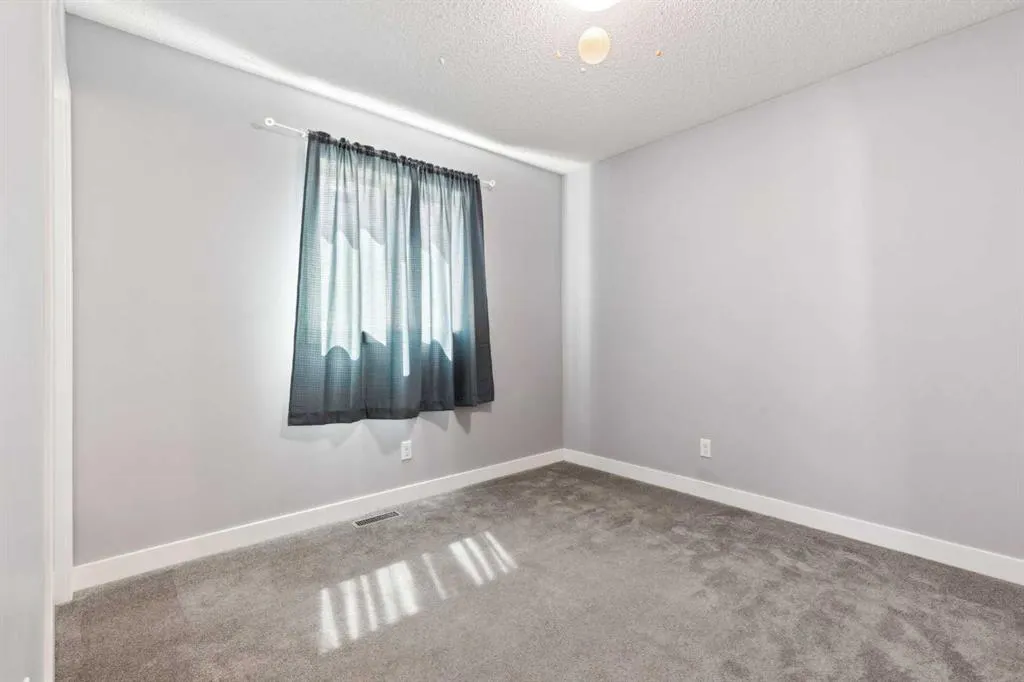 53 Skyview Point Green NE