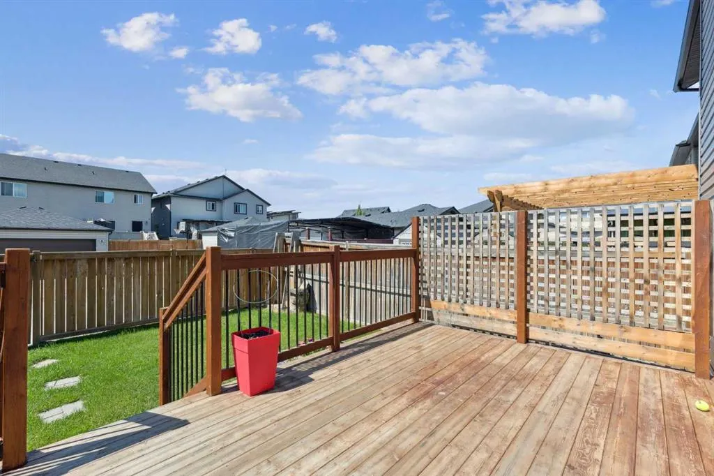53 Skyview Point Green NE