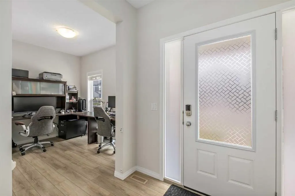 53 Masters Street SE