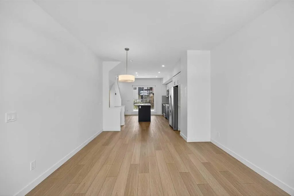 8535 19 Avenue SE, #202