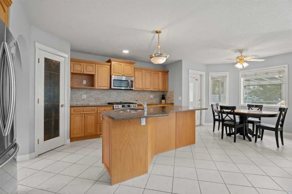 857 West Chesteremere Drive