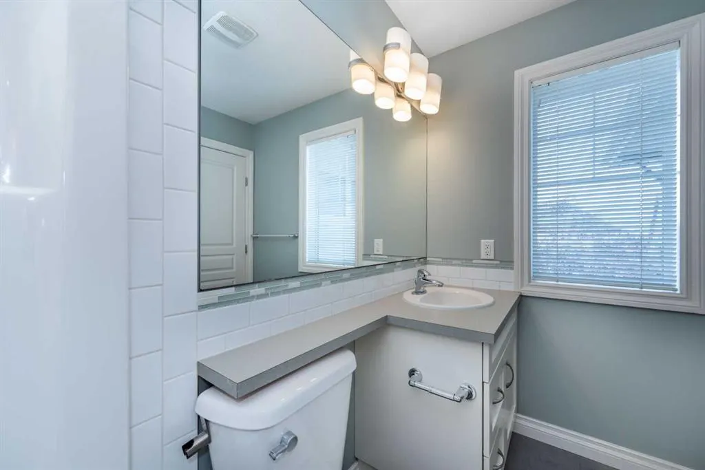 470 Mahogany Terrace SE