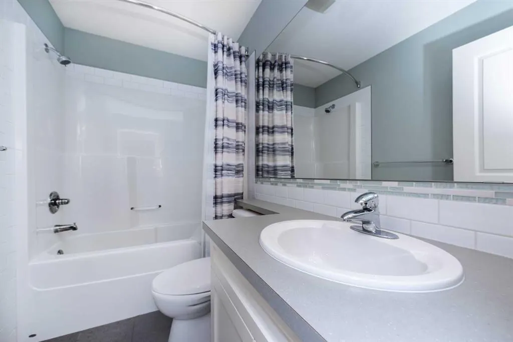 470 Mahogany Terrace SE