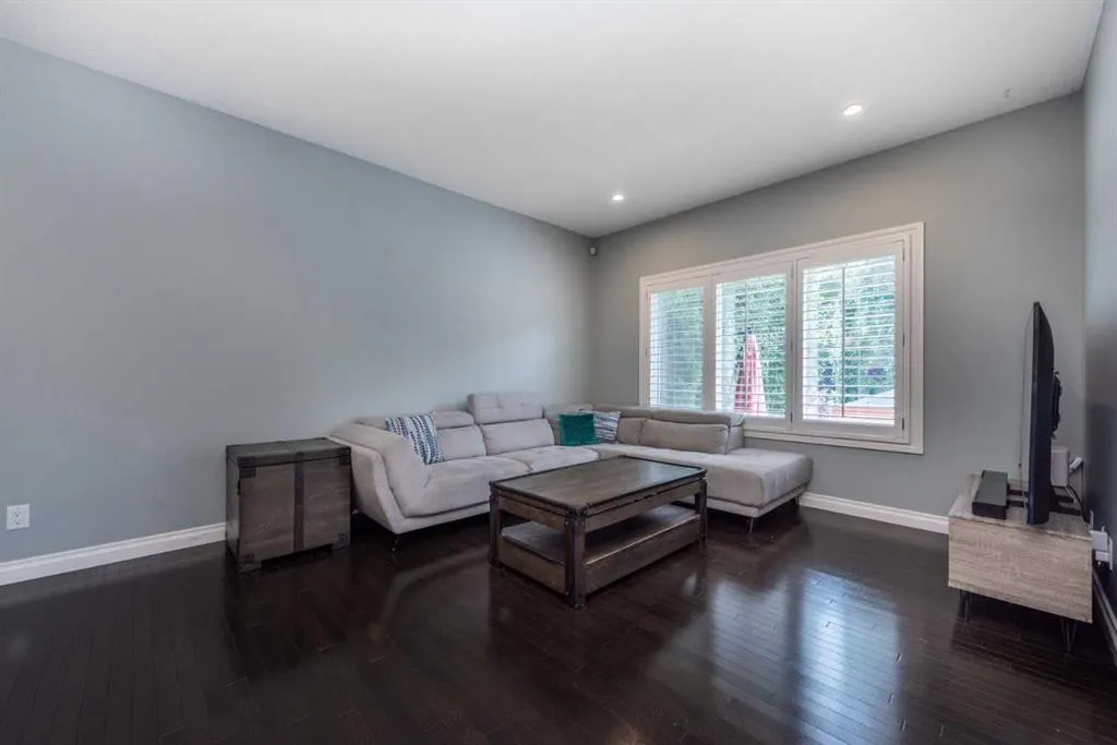 470 Mahogany Terrace SE