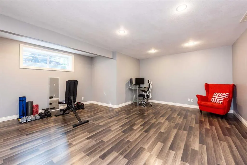 470 Mahogany Terrace SE
