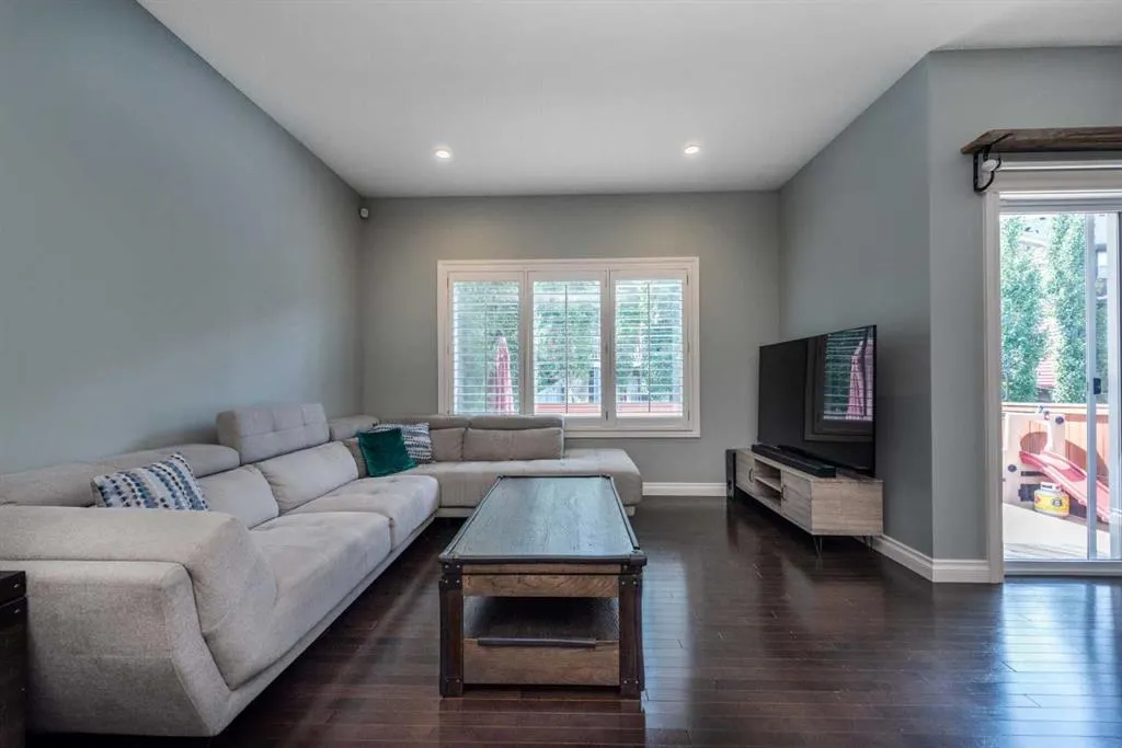 470 Mahogany Terrace SE